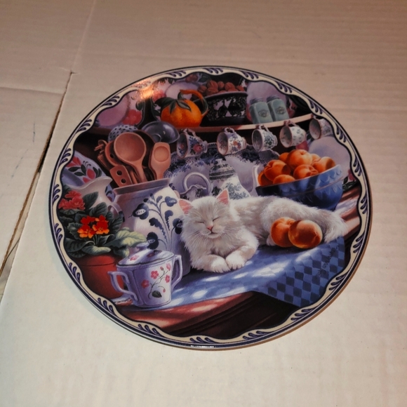 Vintage Collector Plate "Mabel's Sunny Retreat" by Mary Ann Lasher - Picture 1 of 3
